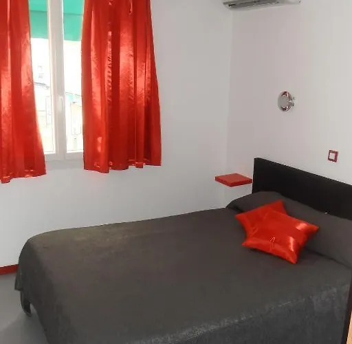 Bar Restaurant D'hourtin מלון *