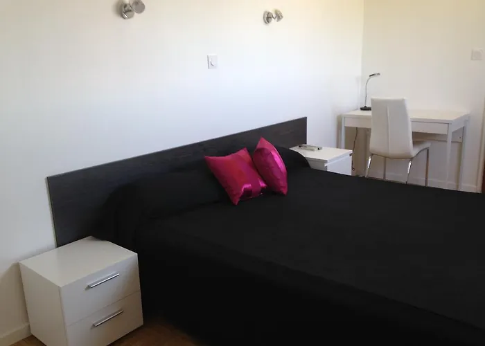 Bar Restaurant D'hourtin מלון